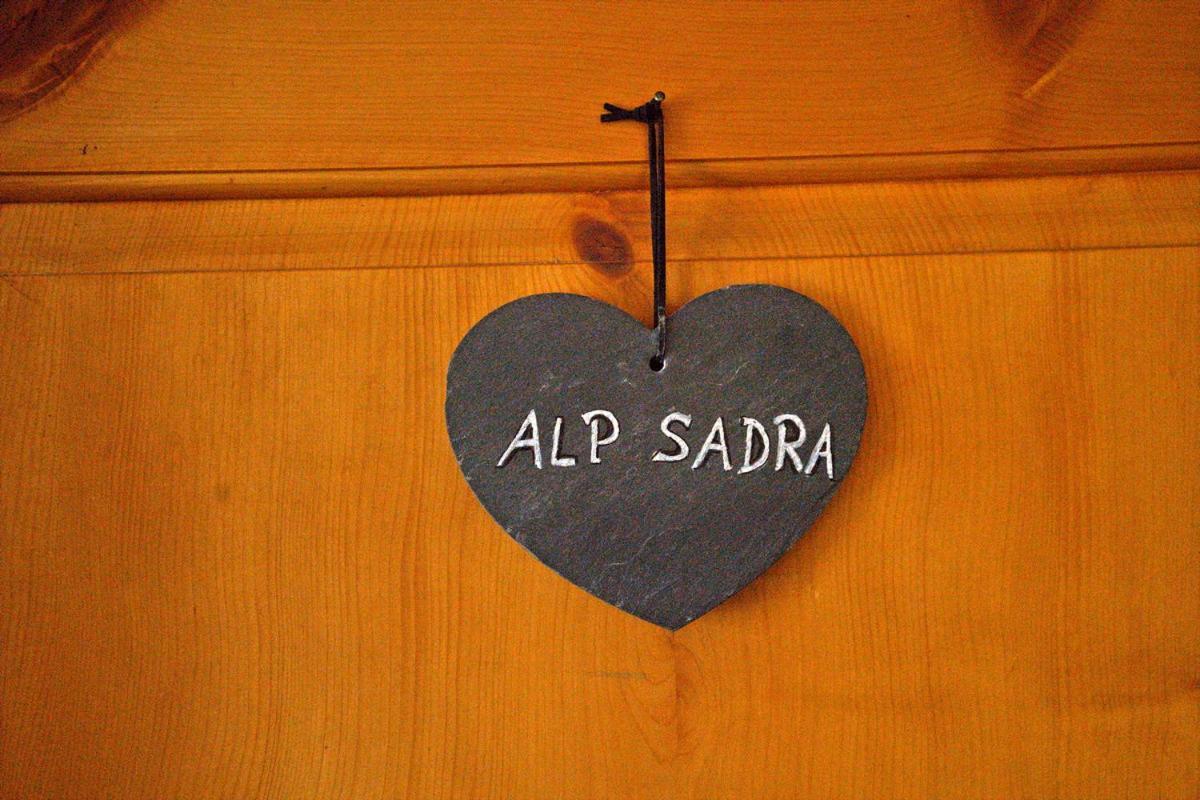Chasa Sassalba Bed & Breakfast Lu Cameră foto